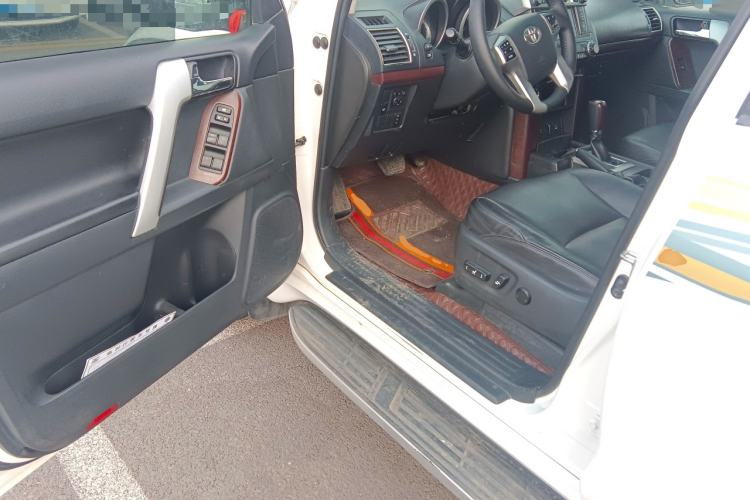 Used Toyota Prado 2014 4.0L Automatic TX-L Driver Seat