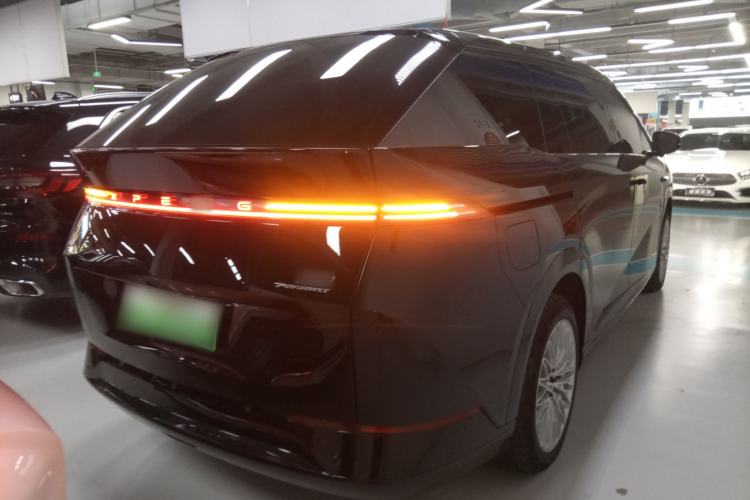 Used XPeng X9 2024 640 All-Wheel Drive High-Performance Max
