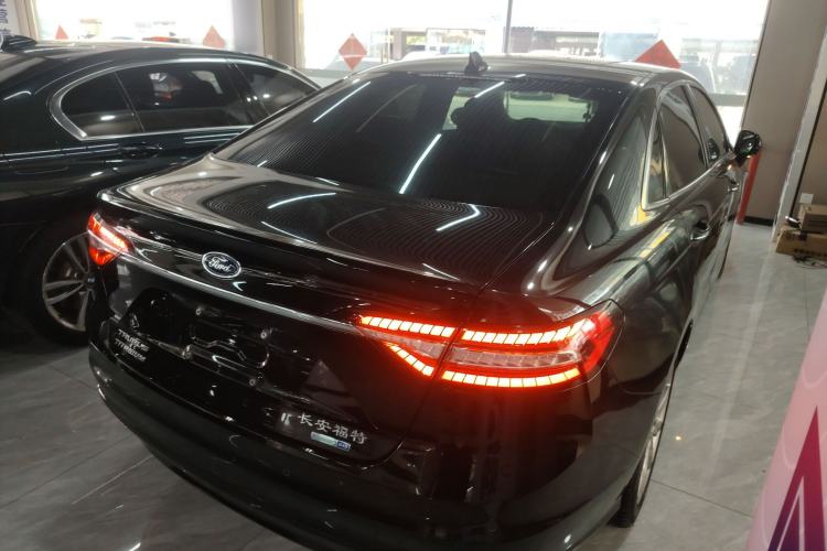 Used Ford Taurus 2019 EcoBoost 245 Premium Edition Rear Right 45 Deg