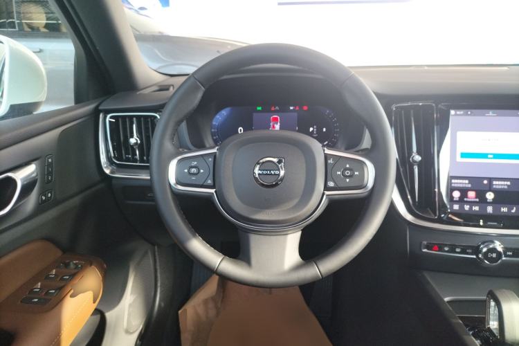 Used Volvo S60 2026 Model B4 Zhiyi Luxury Edition