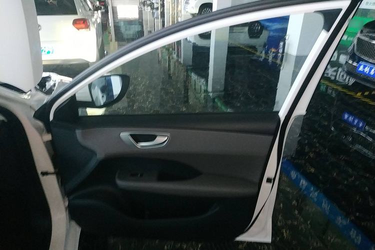 Used Roewe D6 2025 450 km Premium Edition
