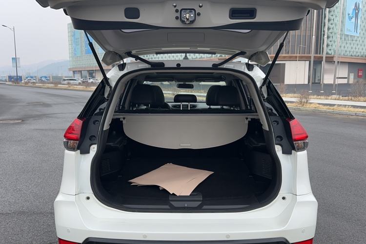 Used Nissan X-Trail 2017 2.0L CVT Comfort Edition 2WD Interior 12