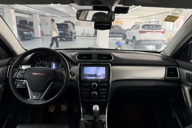 Used Haval H2 2014 1.5T Manual Two-Wheel Drive Elite Edition Interior 6