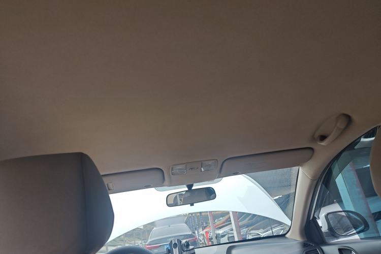 Used Hyundai Verna (older generation) 2014 1.4L Automatic Smart GLS Headliner