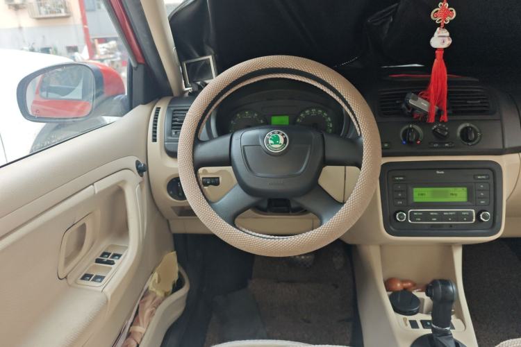 Used Skoda Fabia 2012 1.4L Automatic Crystal Edition Steering Wheel