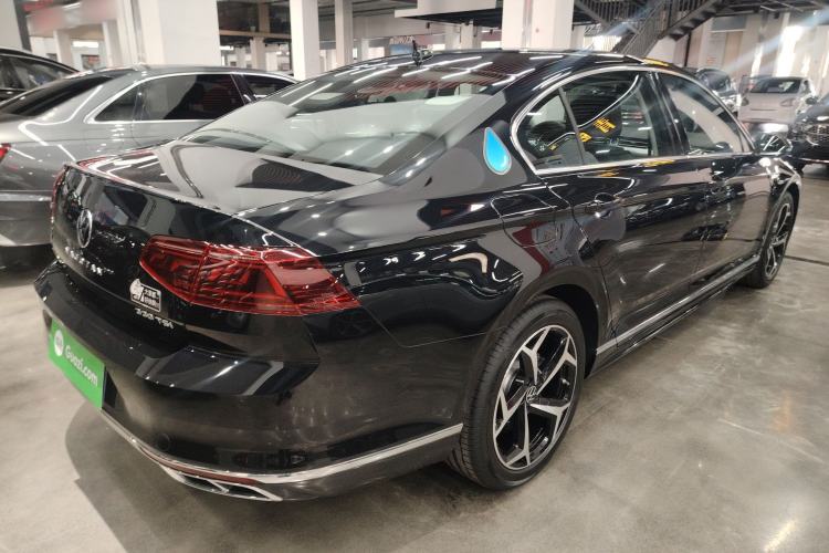 Used Volkswagen Magotan 2023 2 Million Units Commemorative Edition 330TSI DSG Luxury Version Rear Right 45 Deg