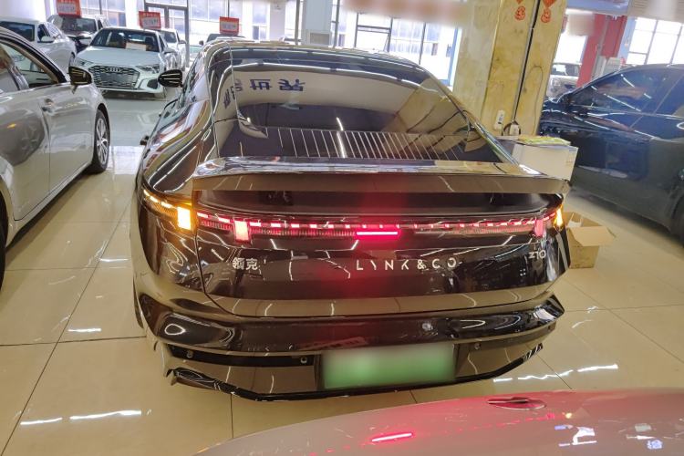 Used Lynk & Co Z10 2025 71 kWh 602 km Range Rear-Wheel Drive Pro