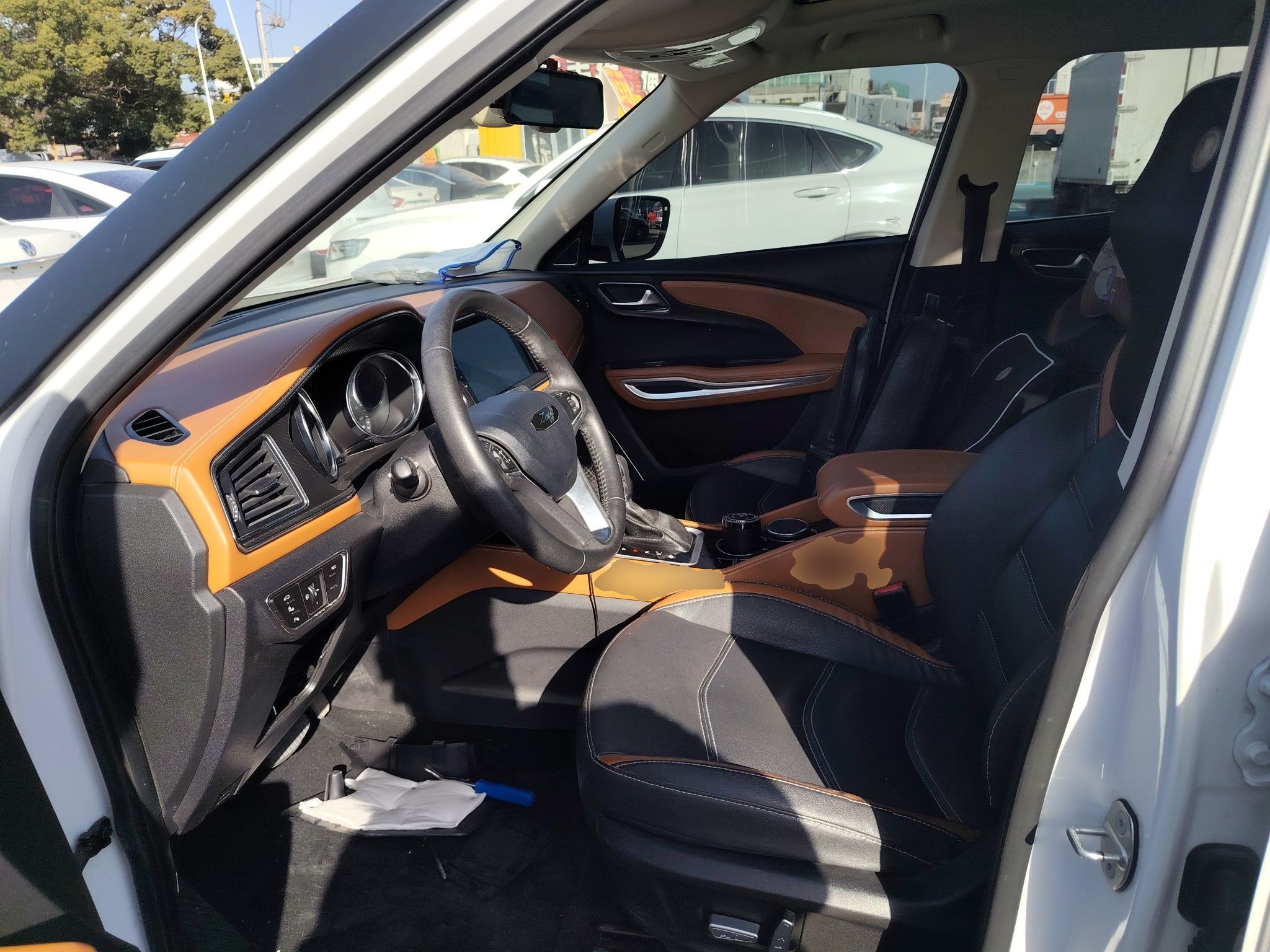 Переднее сиденье в автомобиле