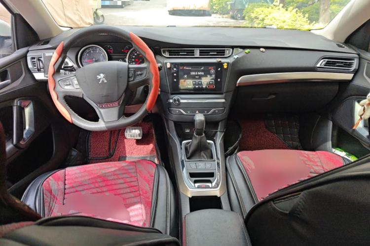 Used Peugeot 408 2014 1.8L Automatic Luxury Edition Center Console