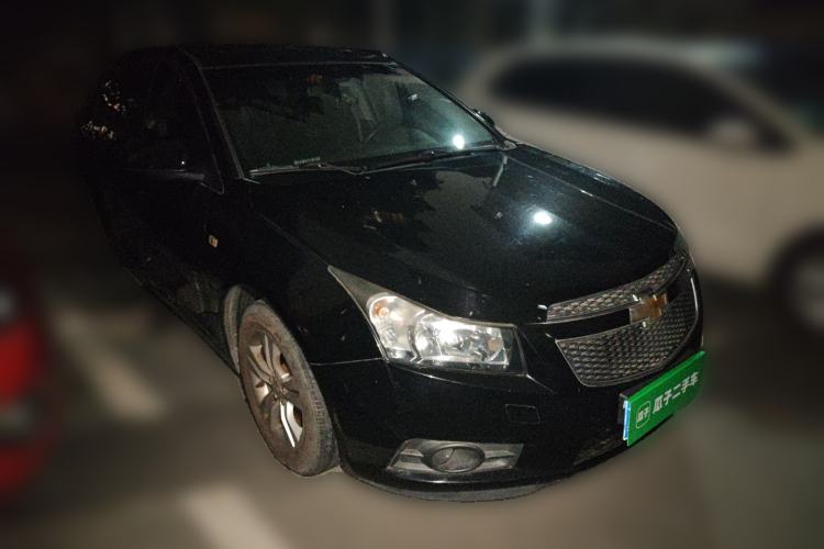 Used Chevrolet Cruze 2013 Hatchback 1.6L Automatic Luxury Model Front Right 45 Deg