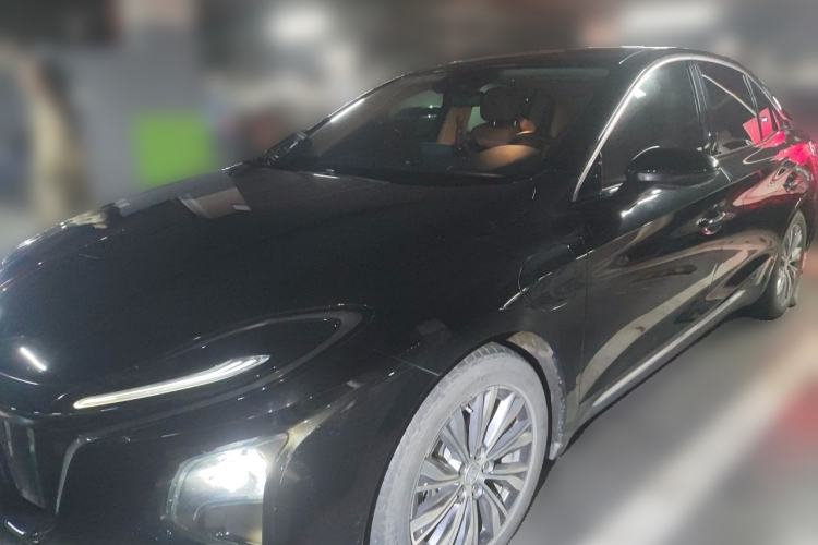 Used Hongqi E-QM5 2022 431 km Charge & Enjoy Edition