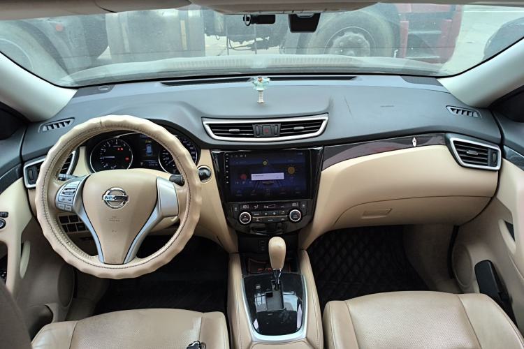 Used Nissan X-Trail 2014 2.5L CVT Leading Edition 4WD
