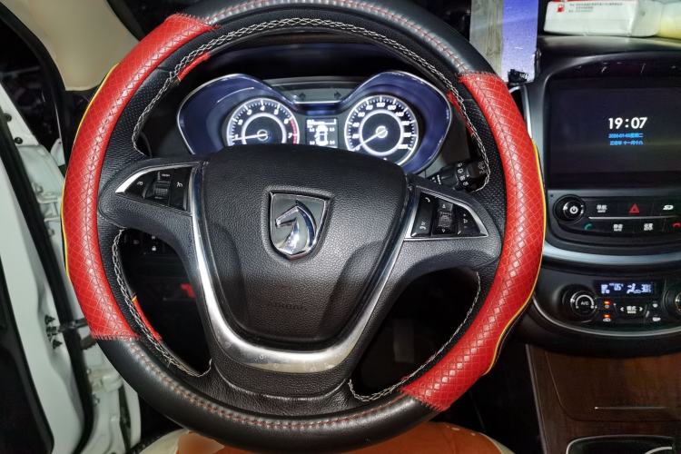 Used Baojun 560 2017 Rhythmic Edition 1.5T Manual Premium Model
