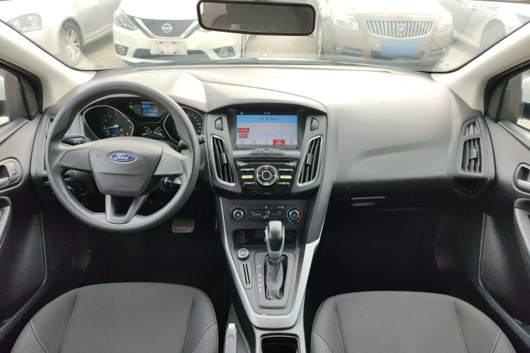 Used Ford Focus 2017 Hatchback 1.6L Automatic Comfort Plus SmartDrive Edition Center Console