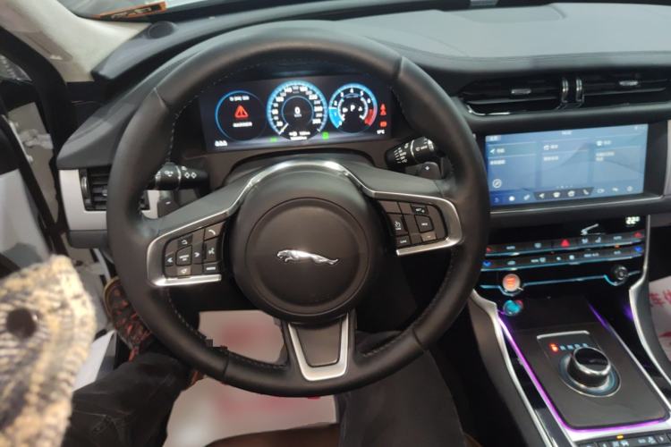 Used Jaguar XFL 2020 XFL 2.0T P250 Four-Wheel Drive Luxury Edition Steering Wheel