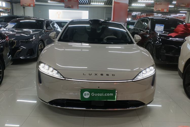 Used Hima Luxeed S7 2025 855 km Max
