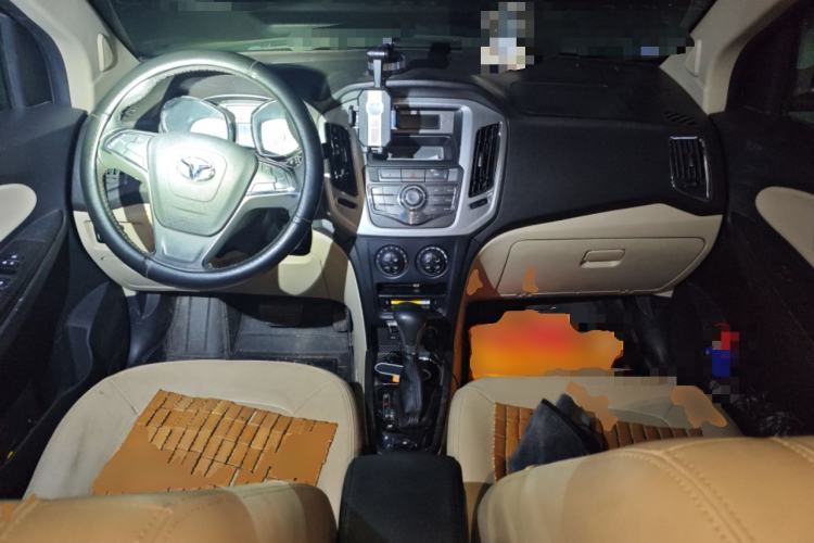 Used FAW Yingzhi G3 2015 1.5L CVT Zhihao Edition Center Console