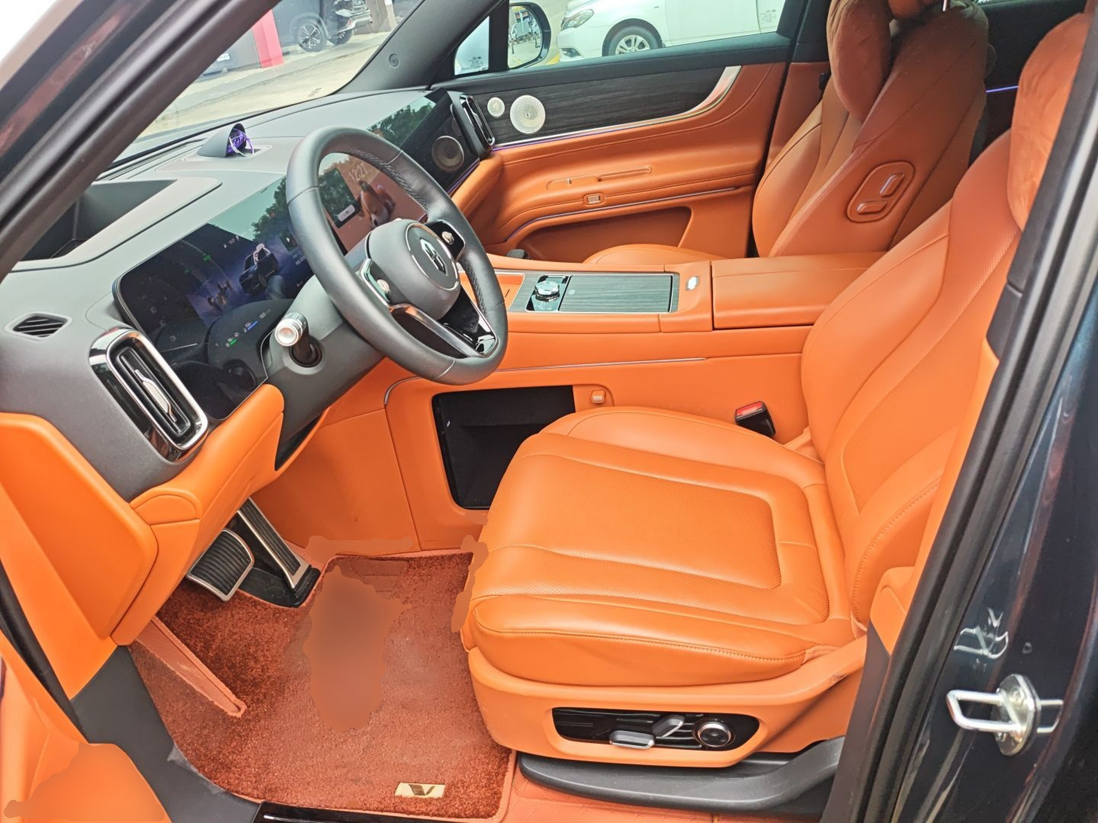 Переднее сиденье в автомобиле