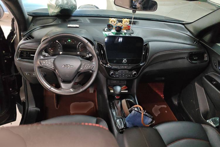 Used Chevrolet Equinox 2022 Mild Hybrid 550T RS Smart Boundary-Setting Edition Center Console