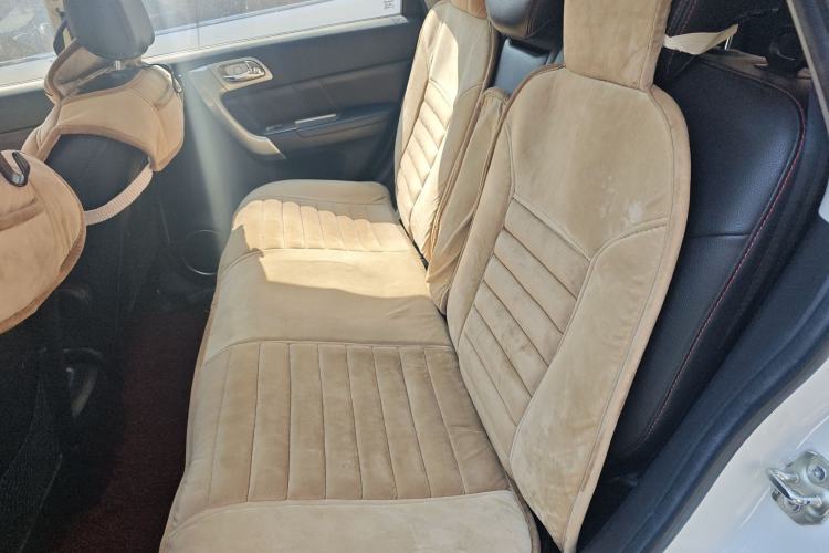 Used Haval H6 2013 Upgraded Model 1.5T Manual Two-Wheel Drive Urban Version