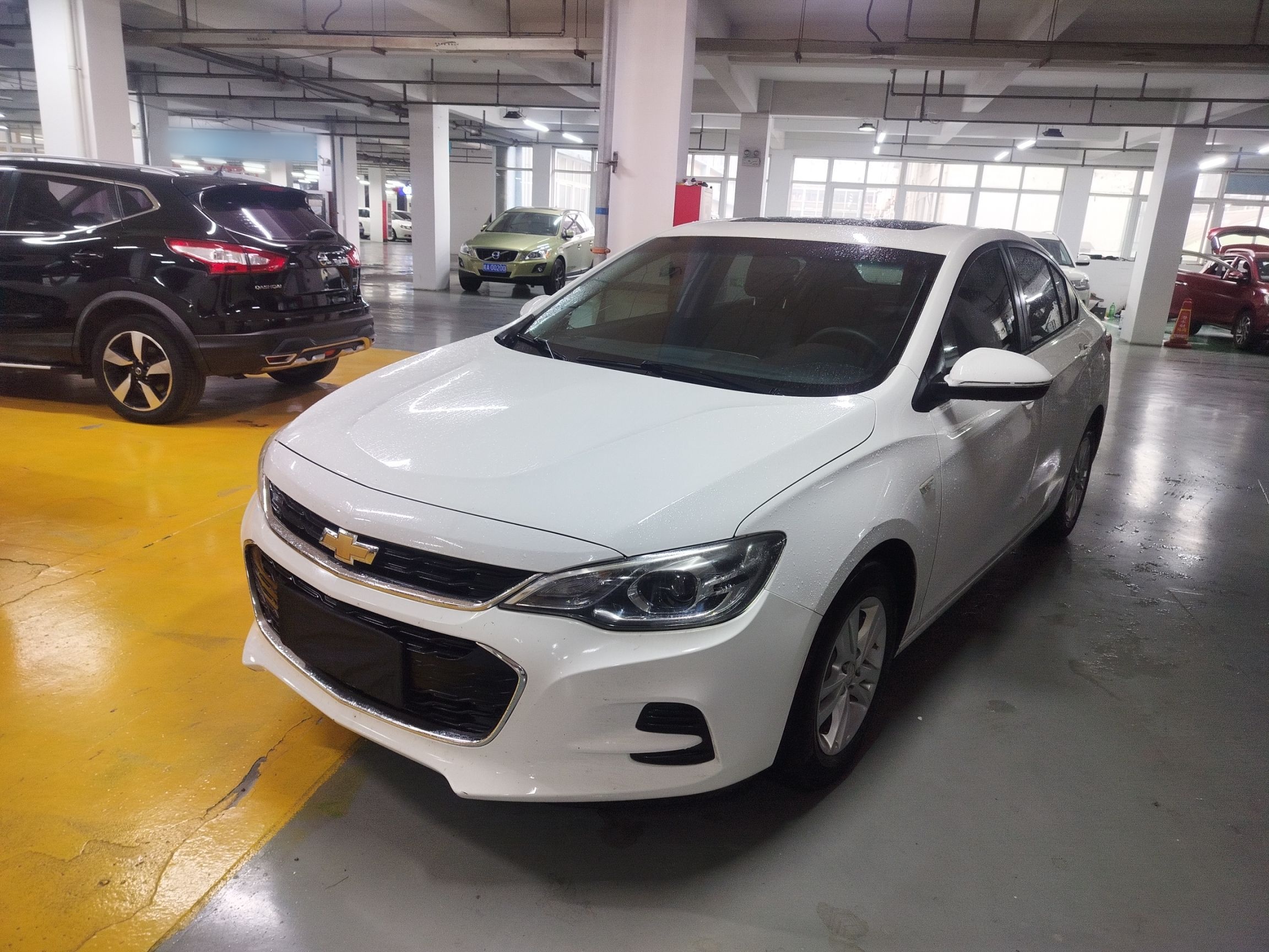 Под передней частью автомобиля