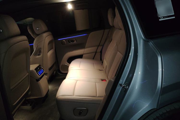 Used Li Auto Li Auto i6 2025 Model Four-Wheel-Drive Standard Type
