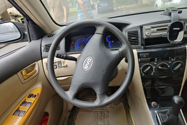 Used BYD F3 2013 Energy-Efficient Model 1.5L Manual Comfort Version Steering Wheel