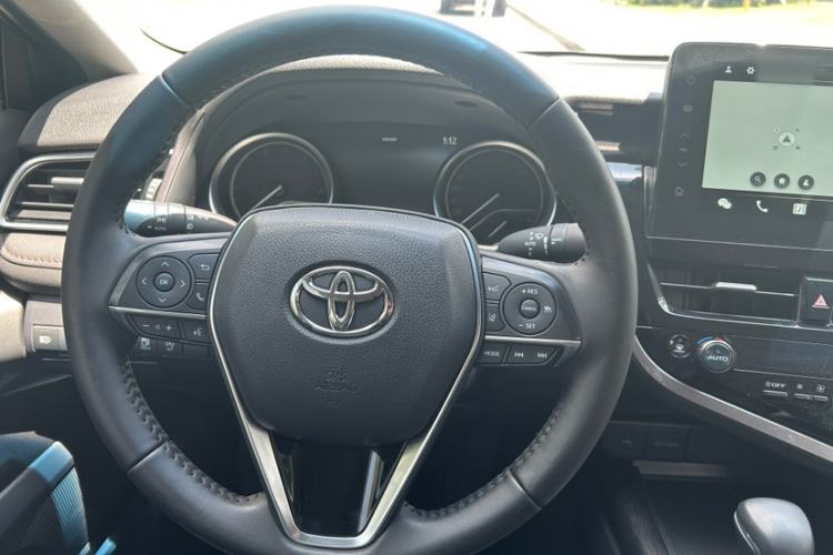 Used Toyota Camry 2023 2.0G Luxury Edition Interior 6