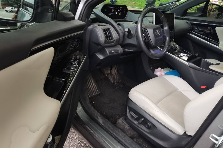 Used Toyota FAW bZ4X 2022 Four-Wheel-Drive High-Performance PRO Edition Driver Seat