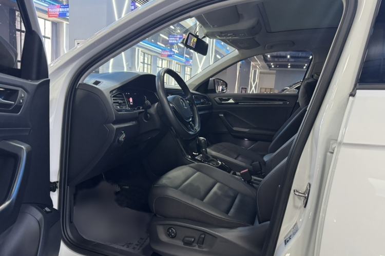 Used Volkswagen T-ROC 2020 280TSI DSG Two-Wheel Drive Comfort Version Interior 1