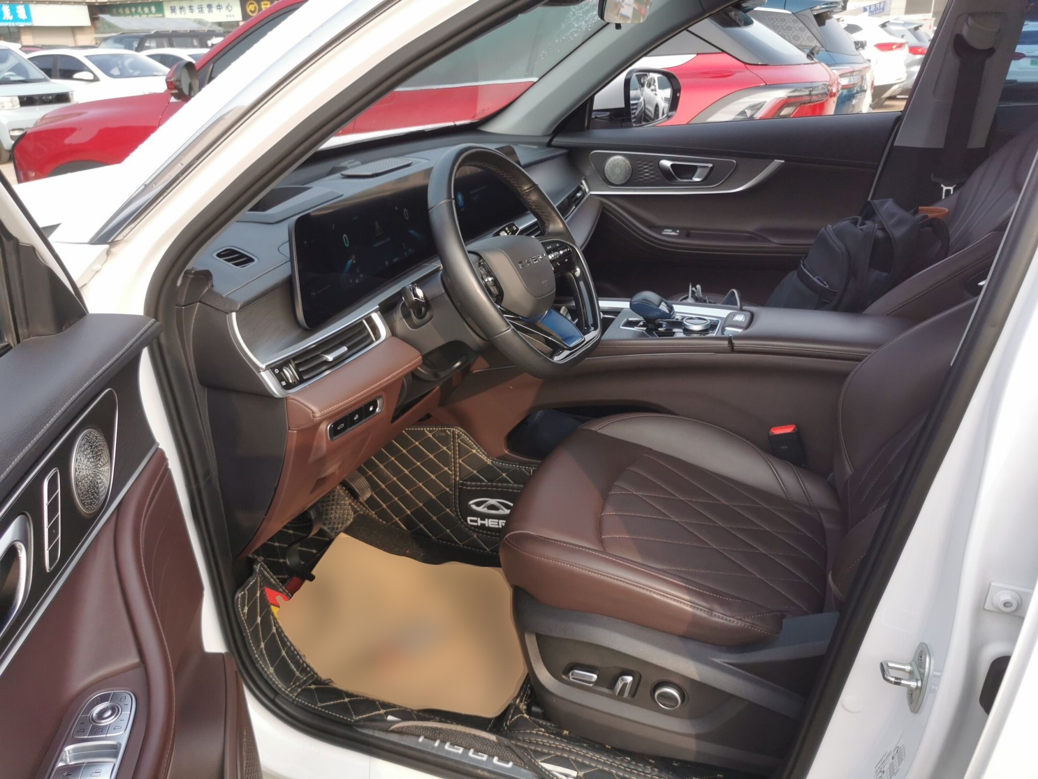 Переднее сиденье в автомобиле