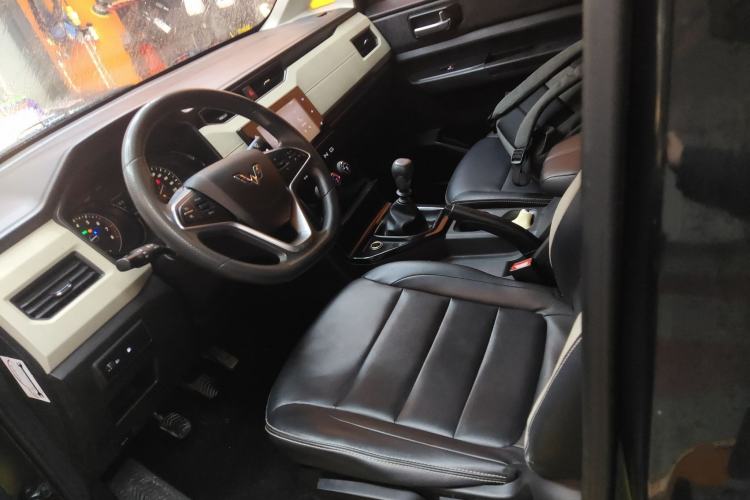 Used Wuling Hongguang PLUS 2020 1.5L Manual Comfort 7-Seater
