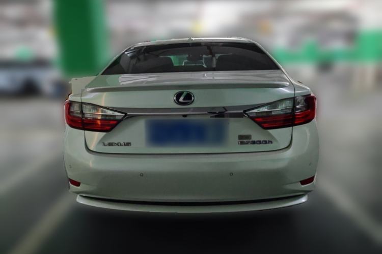 Used Lexus ES 2017 300h Mark Levinson Luxury Edition