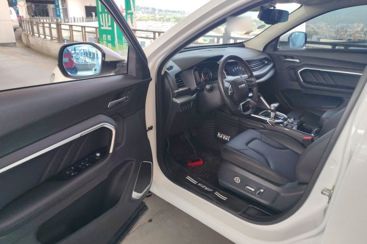 Used Haval H6 2017 Red Label 2.0T Automatic Two-Wheel Drive ZhiShang Model Driver Seat