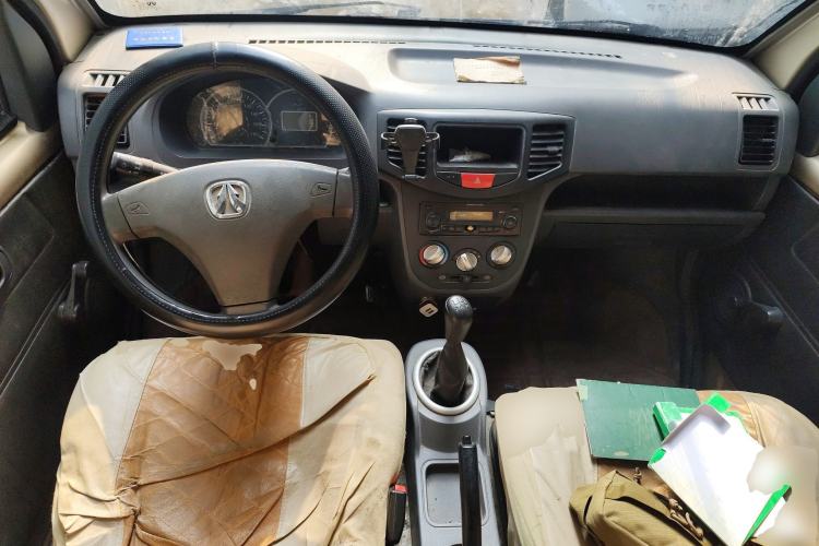 Used BAIC Weiwang 306 2011 1.3L base model 7 seats Center Console