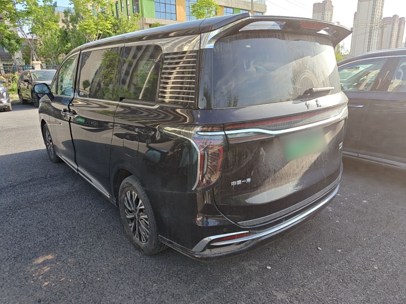 Hongqi HQ9 PHEV 2024 2.0T Four-Wheel Drive Business Edition — снимка 4