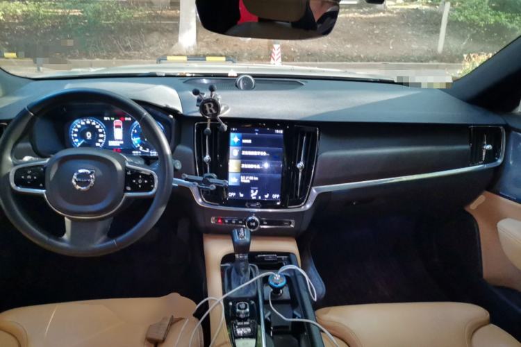 Used Volvo V90 2017 Cross Country T5 AWD Smart Range Edition