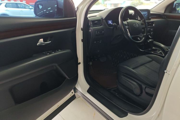 Used Kia KX7 2017 2.0L Automatic 2WD GLS 5-Seater
