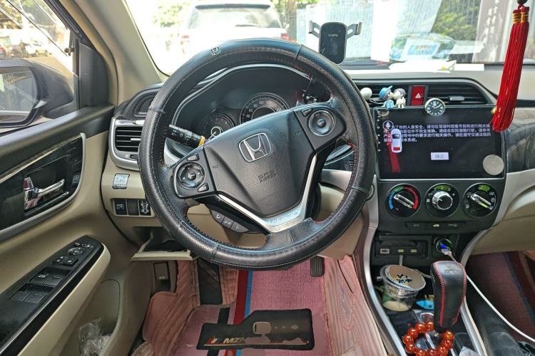 Used Honda Crider 2013 1.8L automatic luxury edition
