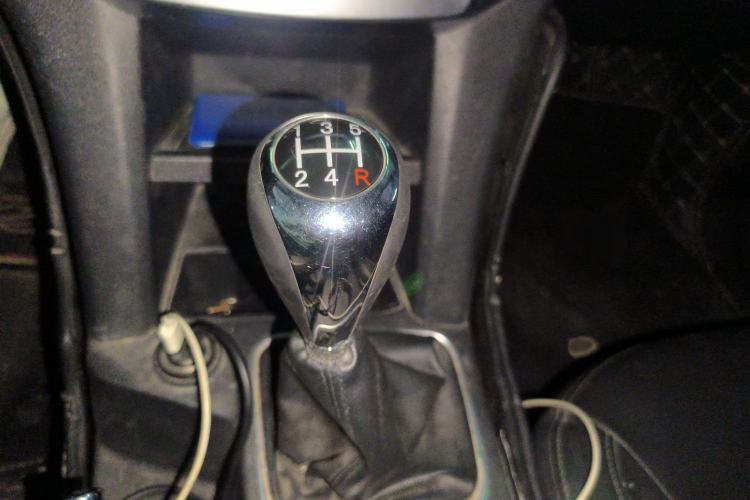 Used JMC Yuhu 3 2018 2.5T Diesel Two-Wheel Drive Advanced Version Standard Wheelbase
