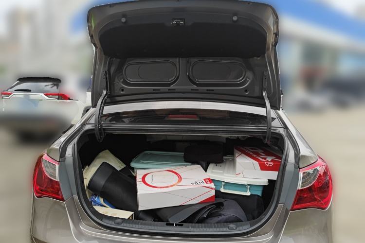 Used Hyundai Celesta 2011 1.6L Automatic Luxury Version Trunk