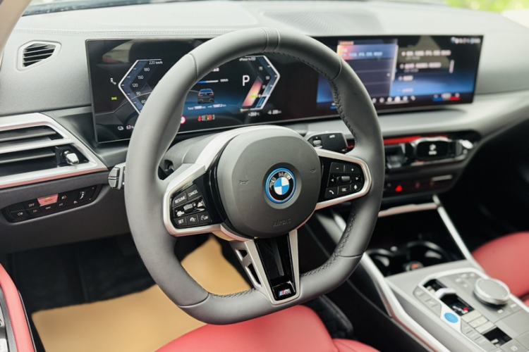 Used BMW i3 2025 eDrive 35 L
