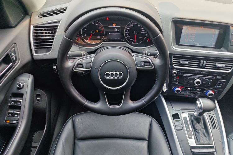 Used Audi Q5 2013 40 TFSI Technology Edition Steering Wheel