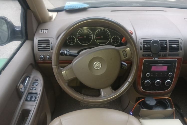 Used Buick GL8 2011 2.4L LT Executive Edition
