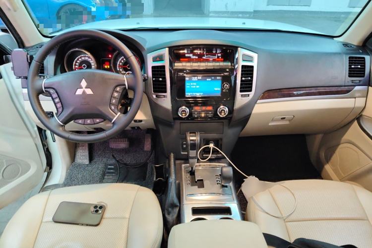 Used Mitsubishi Pajero 2018 V97 3.8L 5-Door GLS No Sunroof Middle East Specification