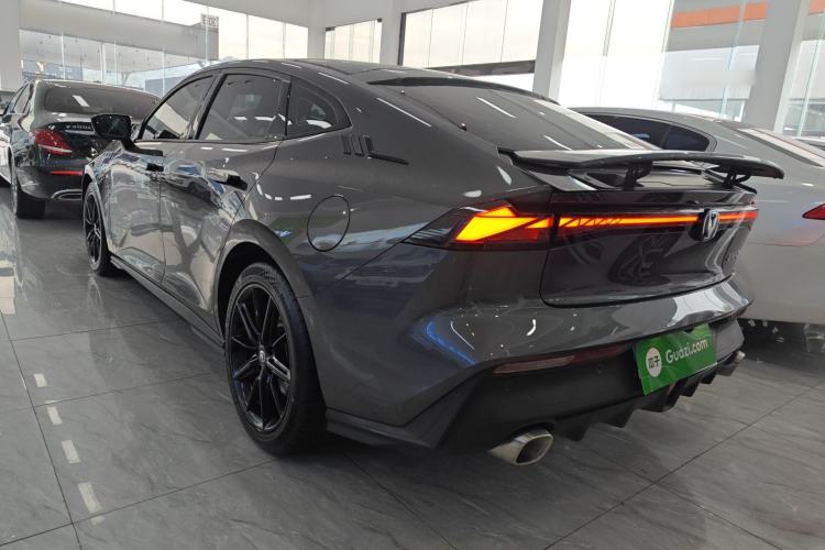 Used CHANGAN UNI-V 2023 1.5T Premium Model