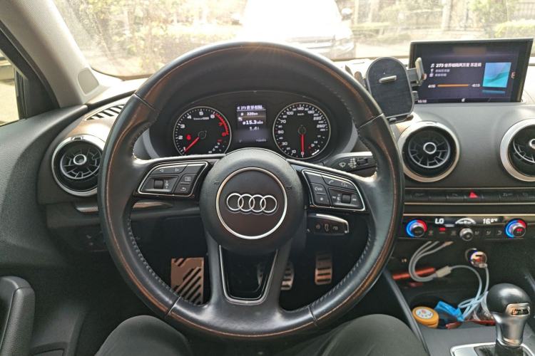 Used Audi A3 2017 Limousine 35 TFSI Style Edition Steering Wheel