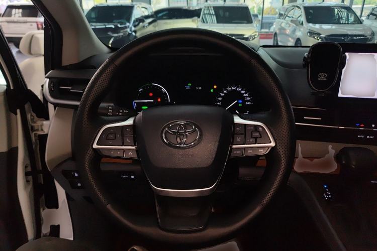 Used Toyota Granvia 2024 2.5L Hybrid Comfort Edition
