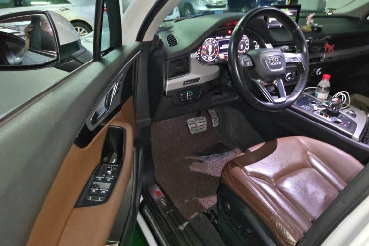 Used Audi Q7 2016 40 TFSI Comfort Model
