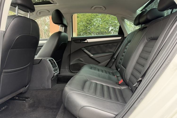 Used Volkswagen Passat 2014 1.8TSI DSG Prestige Edition
